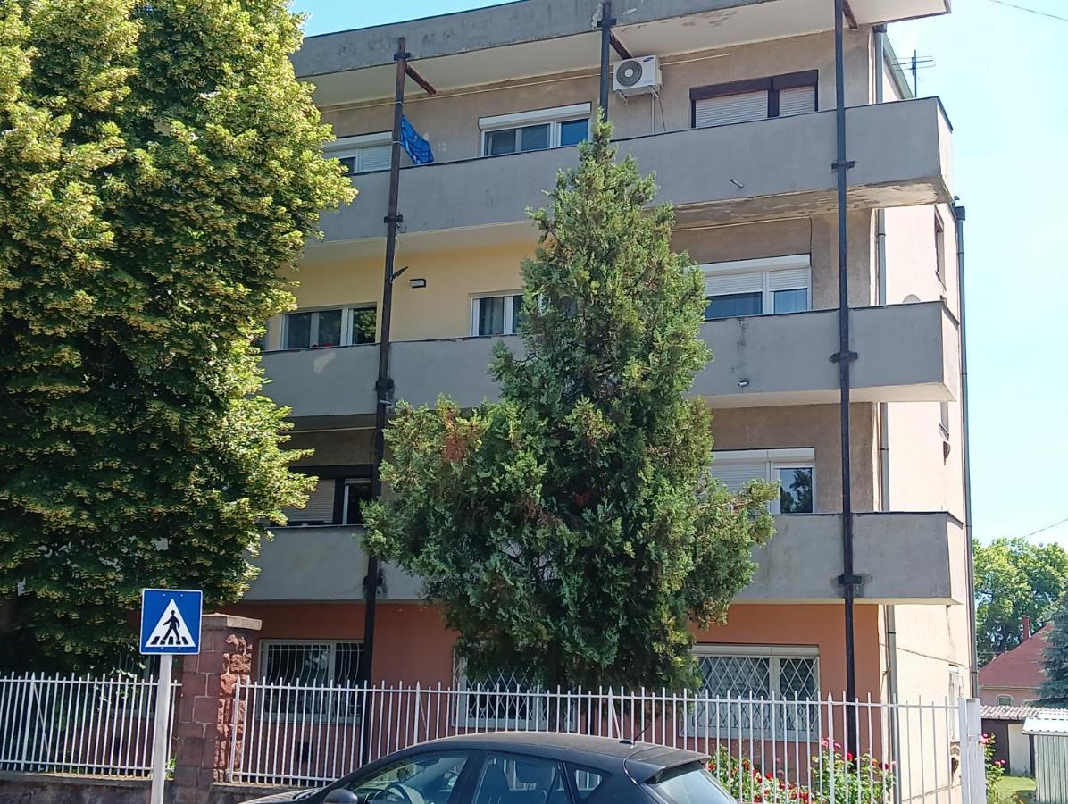 David Apartman Apartment Siofok Ngoại thất bức ảnh